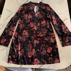 Xhiliration 70s Style Mini Dress